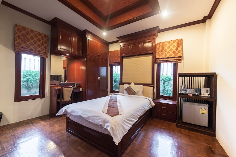 RUEN ARIYA RESORT 32/76