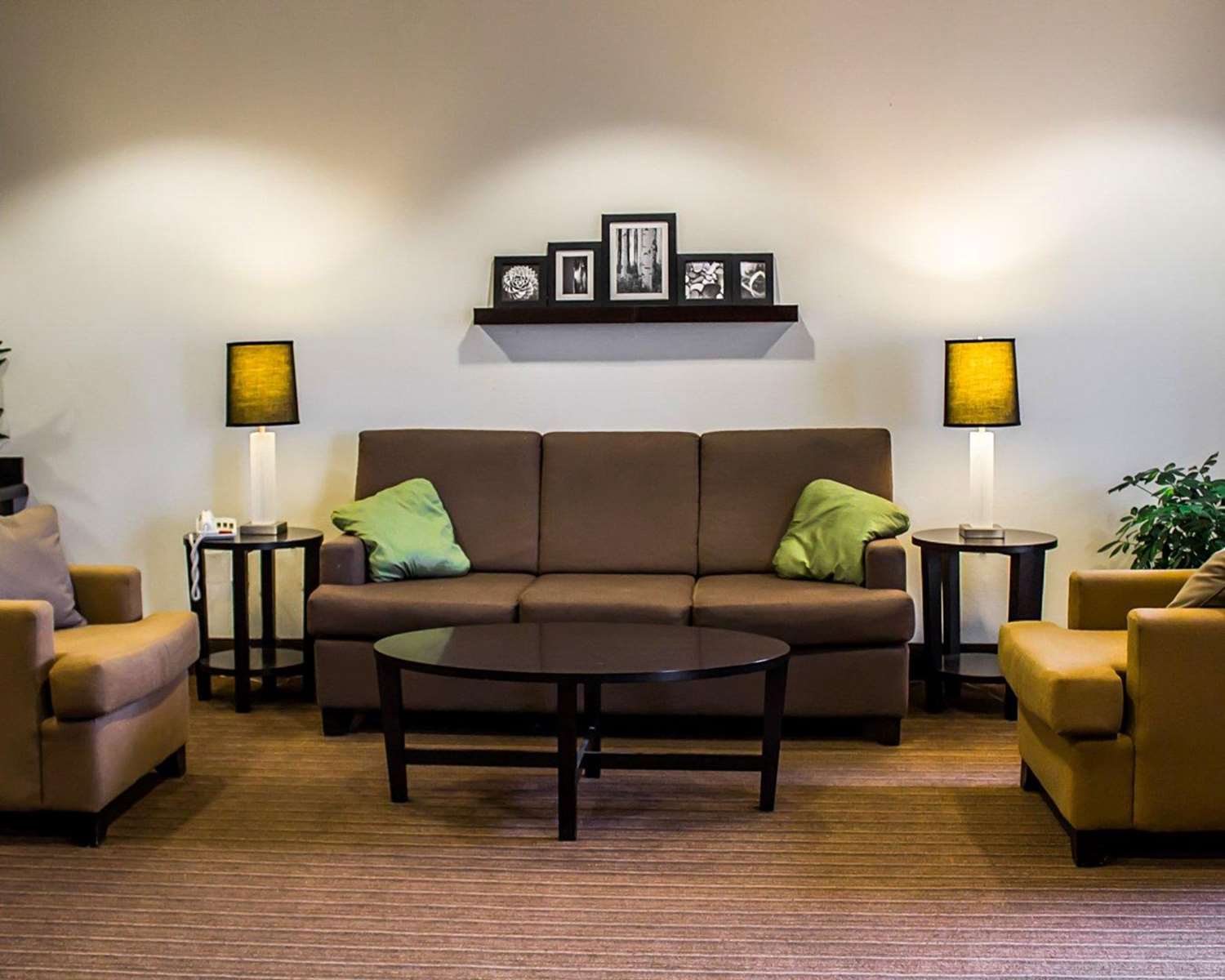 Express Inn & Suites 28/40