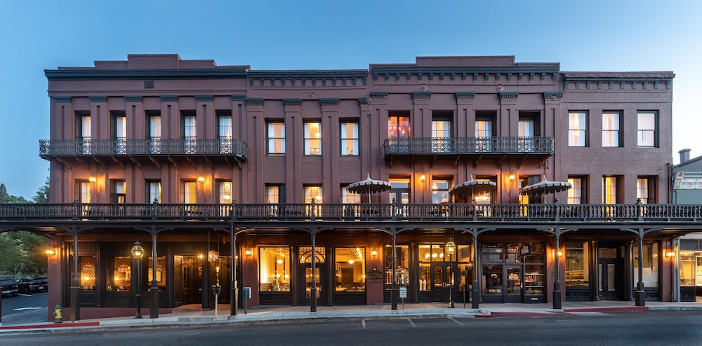 The National Exchange Hotel 1/50