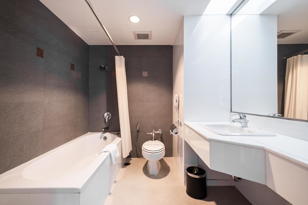 Zenith Sukhumvit Hotel Bangkok 73/73