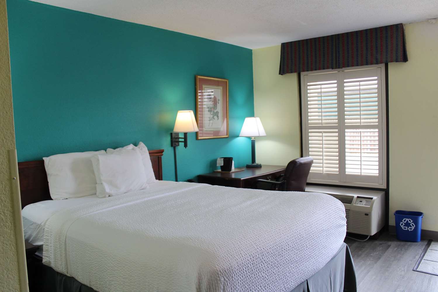 Days Inn By Wyndham Marianna 8/34