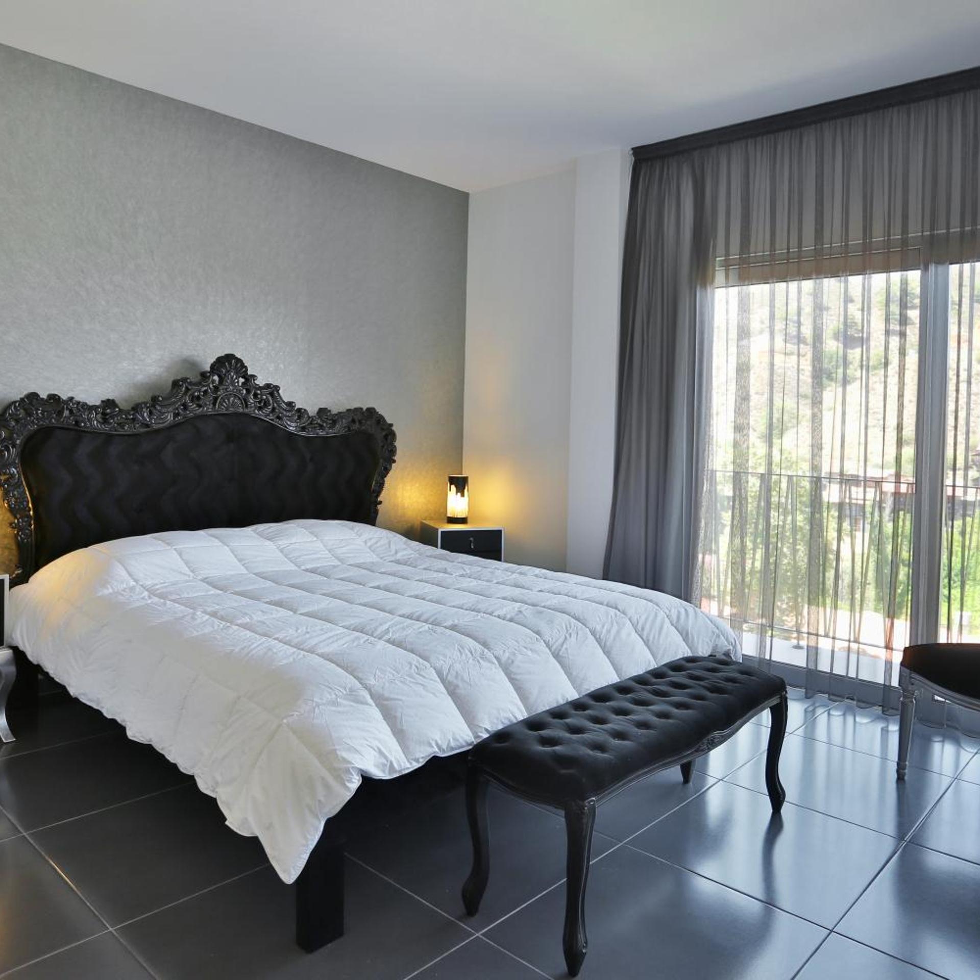 Crystal Hotel 13/45
