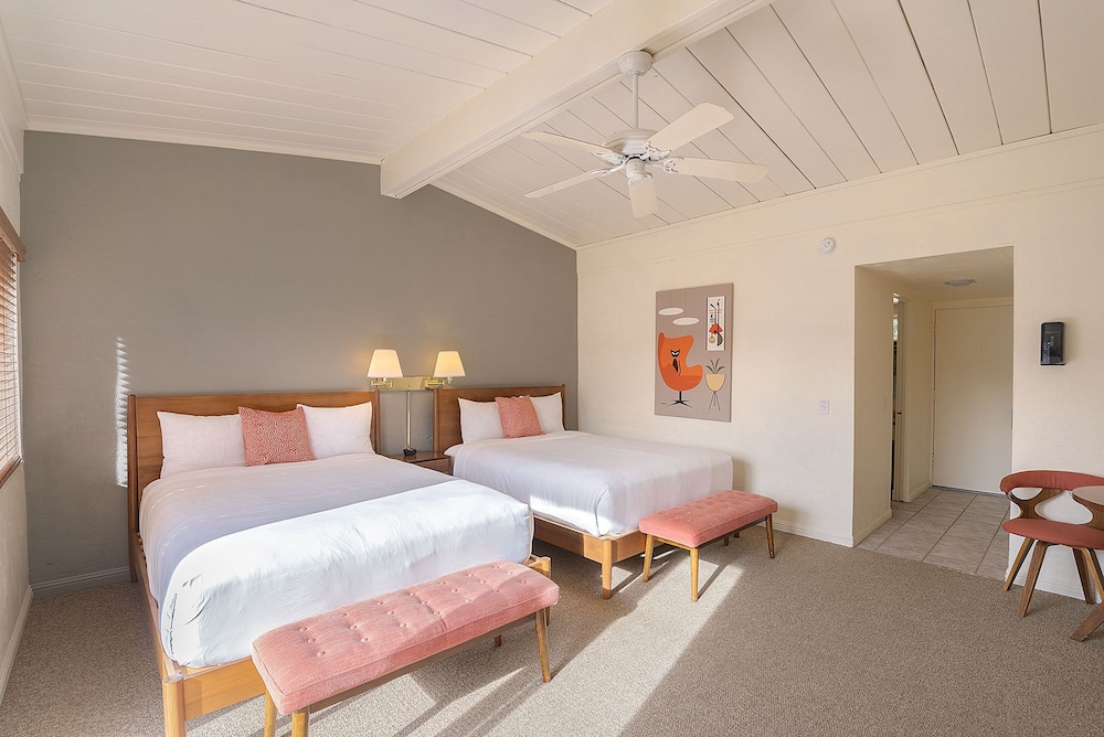 Contenta Inn 27/66