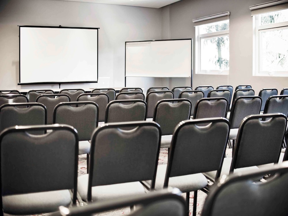 Ibis Novo Hamburgo 42/47