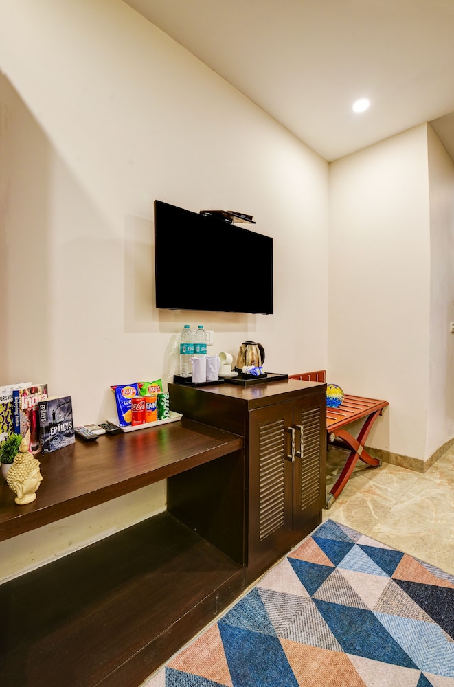 La Sapphire Hotel 45/50