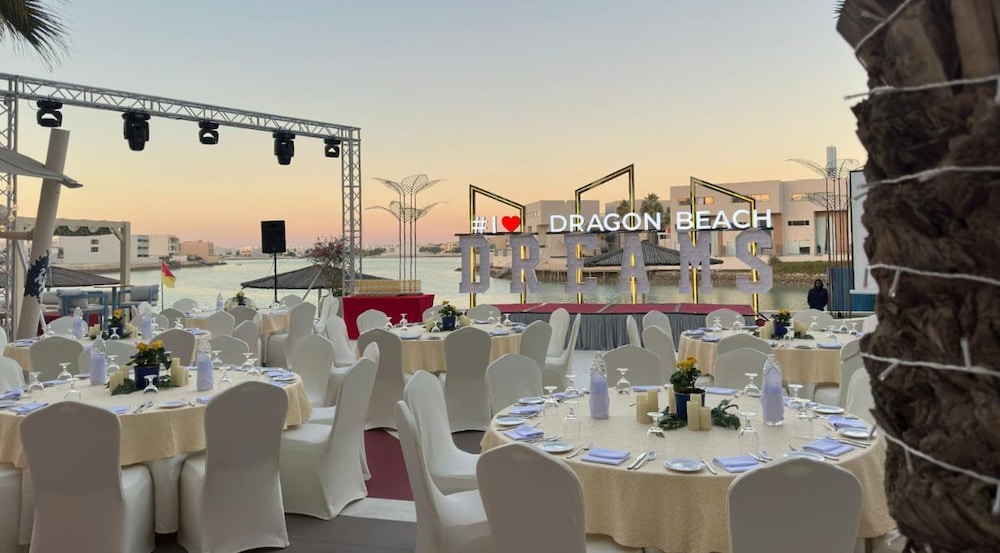 Dragon Hotel & Resort 35/50