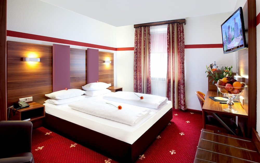 Hotel Burgschmiet 30/48