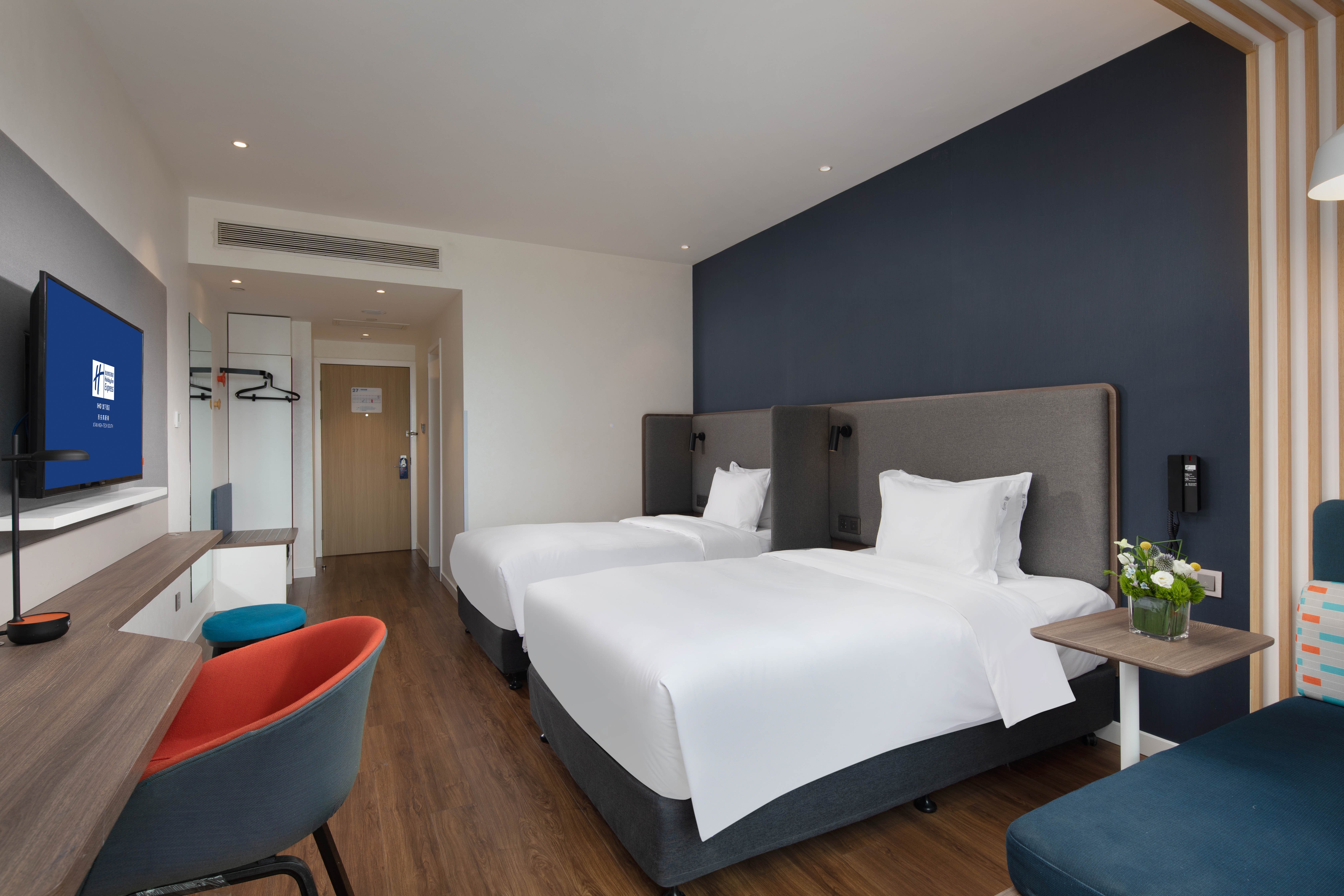 Standard, Twin Beds