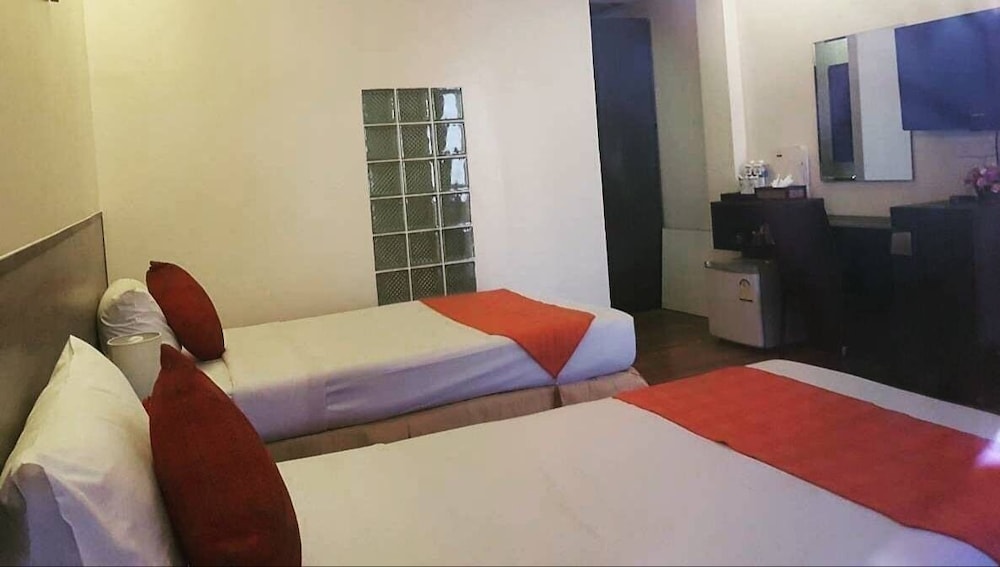 Maninarakorn Hotel 17/49