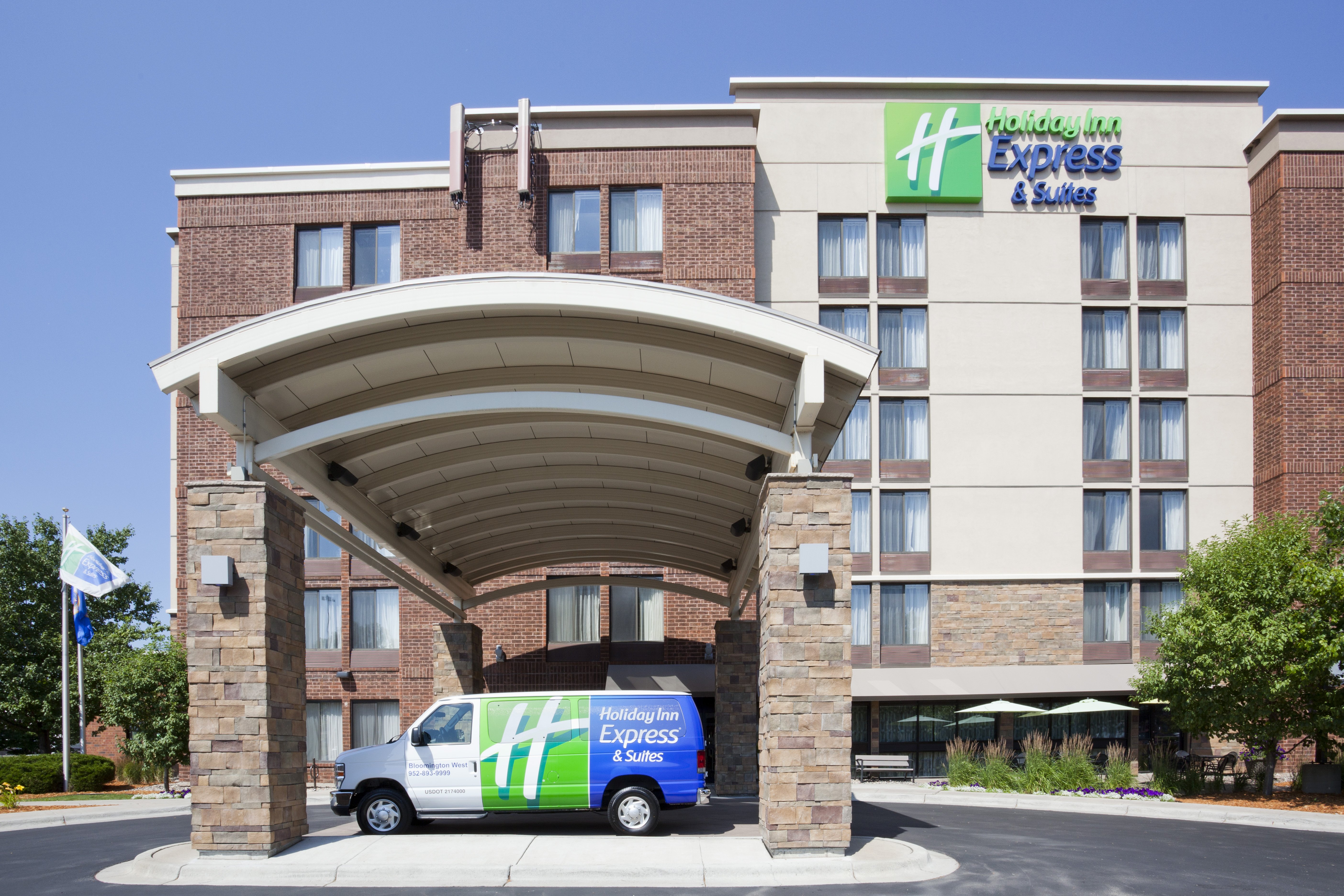 Holiday Inn Express Hotel &amp; Suites BLOOMINGTON WEST 50/52