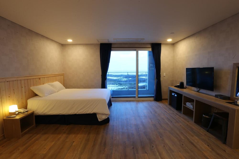 Hotel 52 38/57