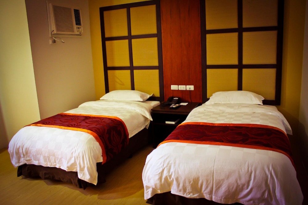 Avenue Suites Hotel 30/65