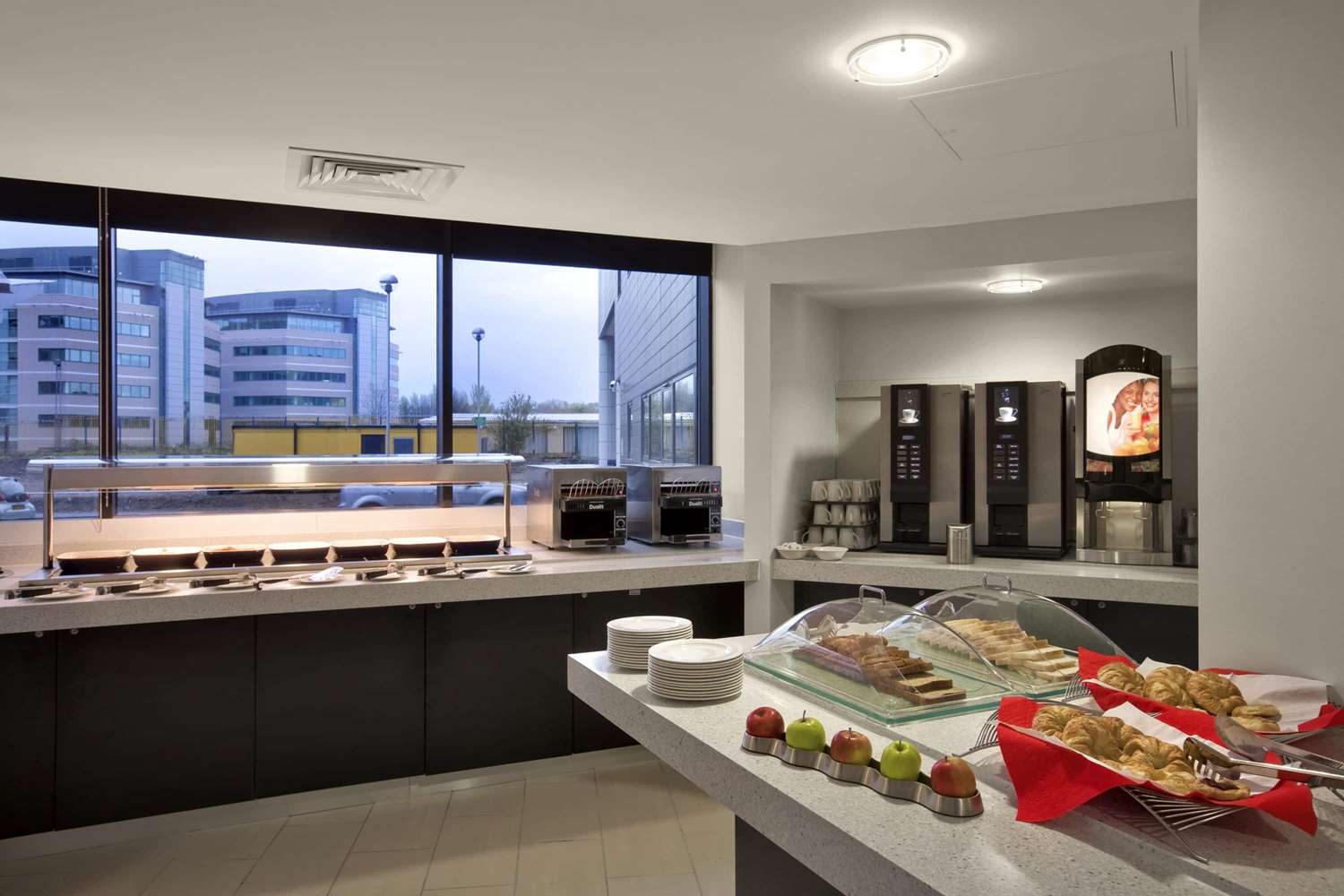 Ramada Encore by Wyndham Newcastle-Gateshead 19/27