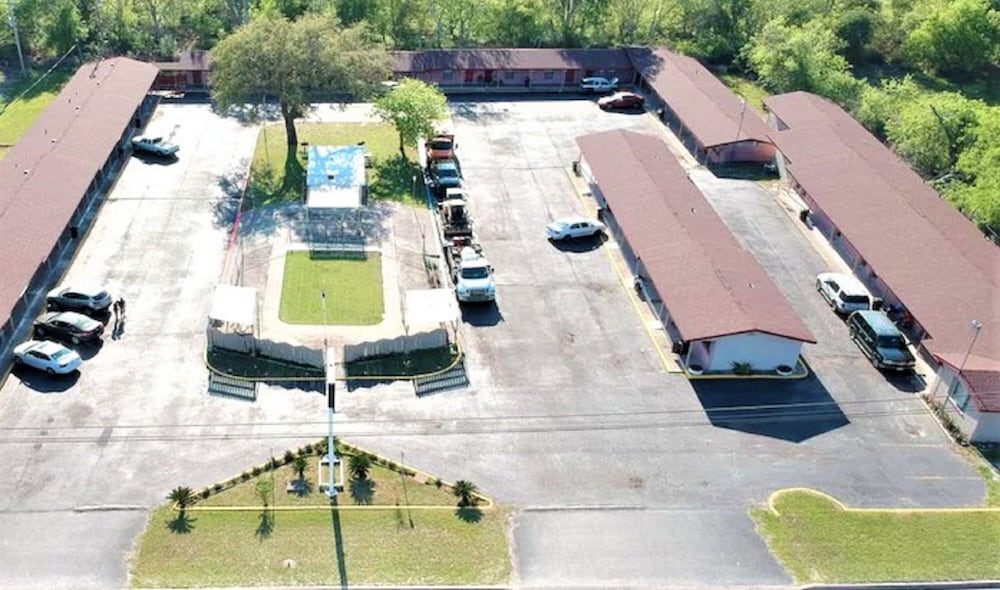 OYO Hotel Beeville US 181 45/64