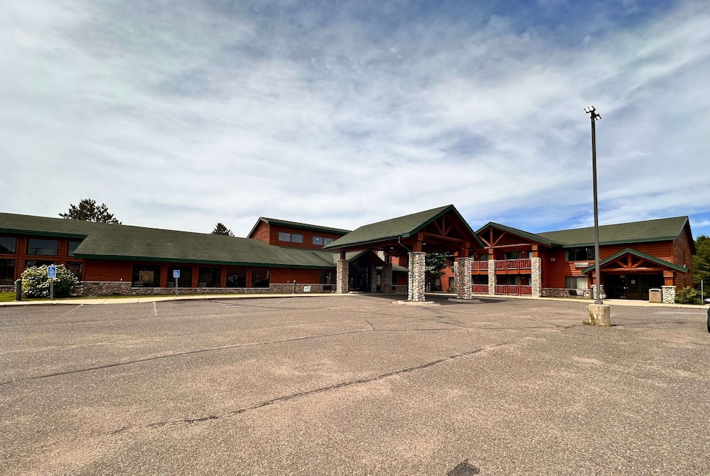 Shell Lake Lodge, a Travelodge by Wyndham 8/55
