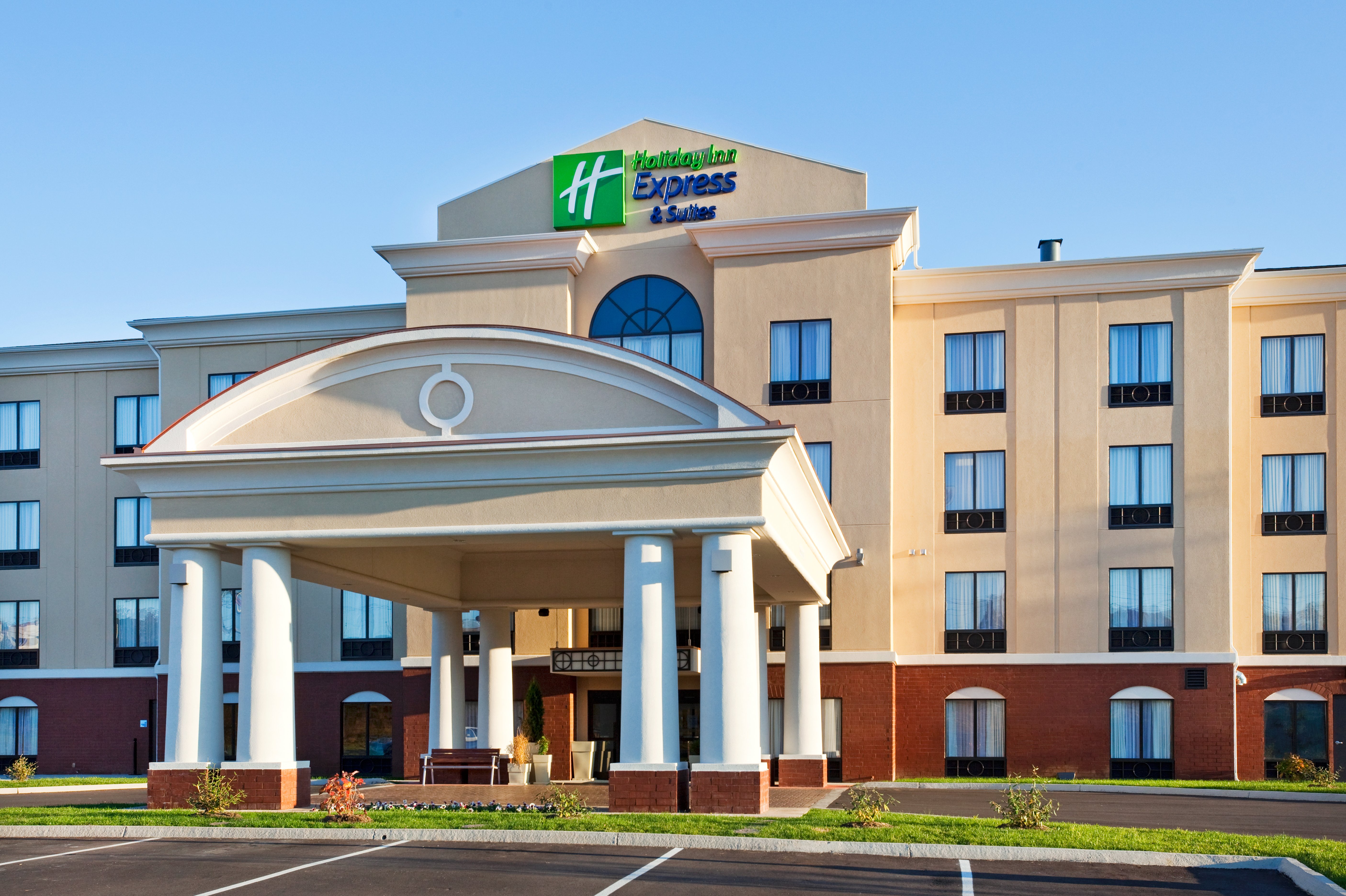 Holiday Inn Express Hotel Suites Newport South 2/79