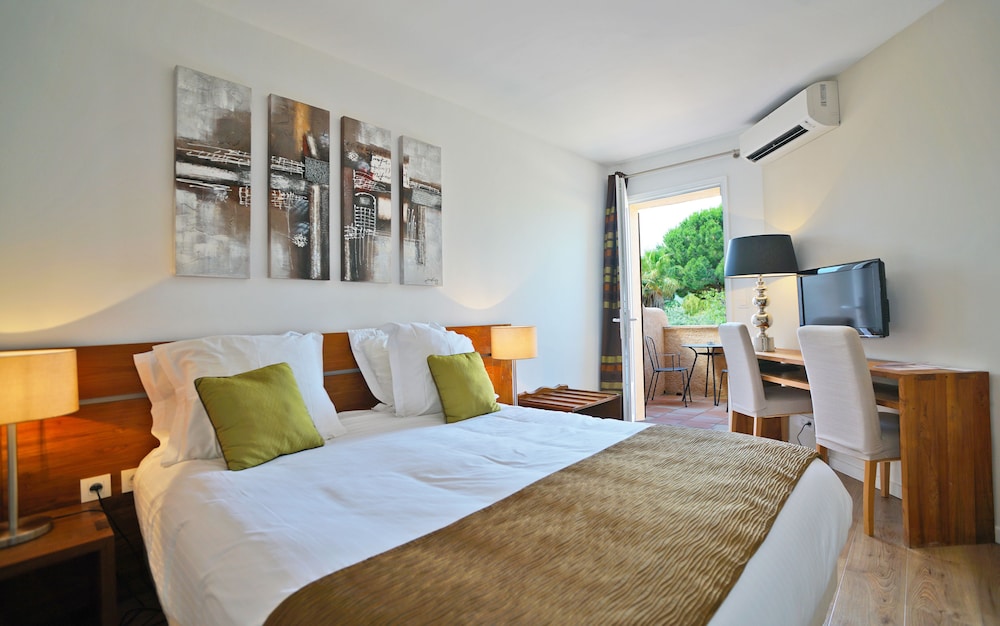 Hotel La Garbine 8/50