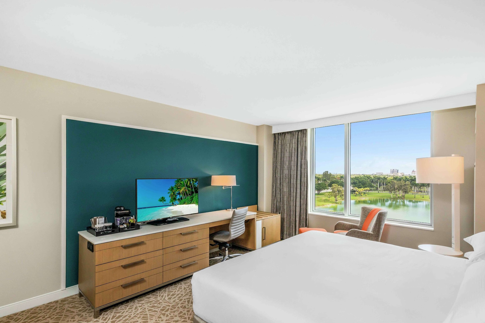 ROOM, KING BED, ACCESSIBLE