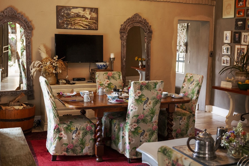 Town And Country Guest House 37/50