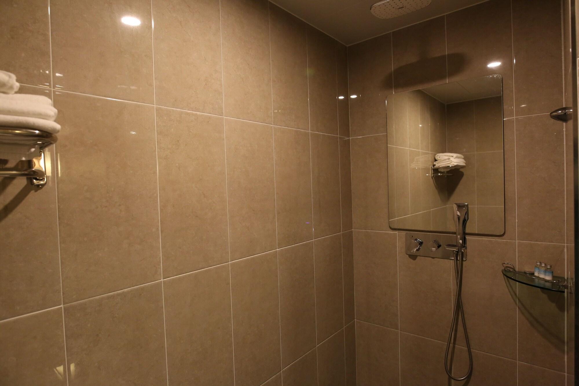 Hotel Clover 28/28