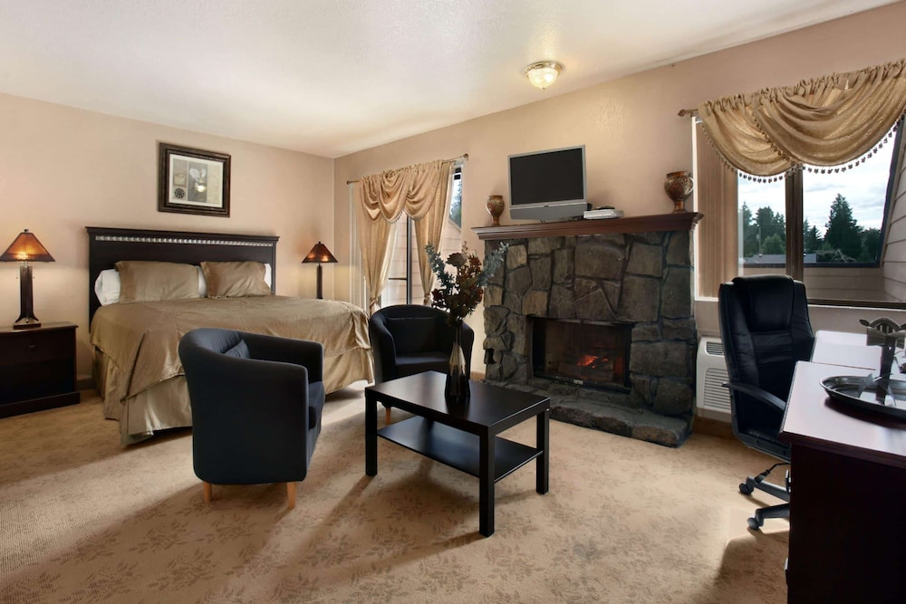 Quality Inn Portland Airport PDX OR 25/34