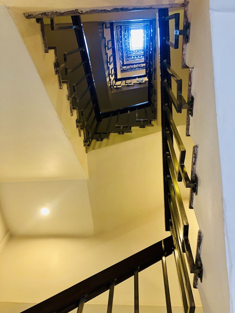 The Milestone Hotel 35/54