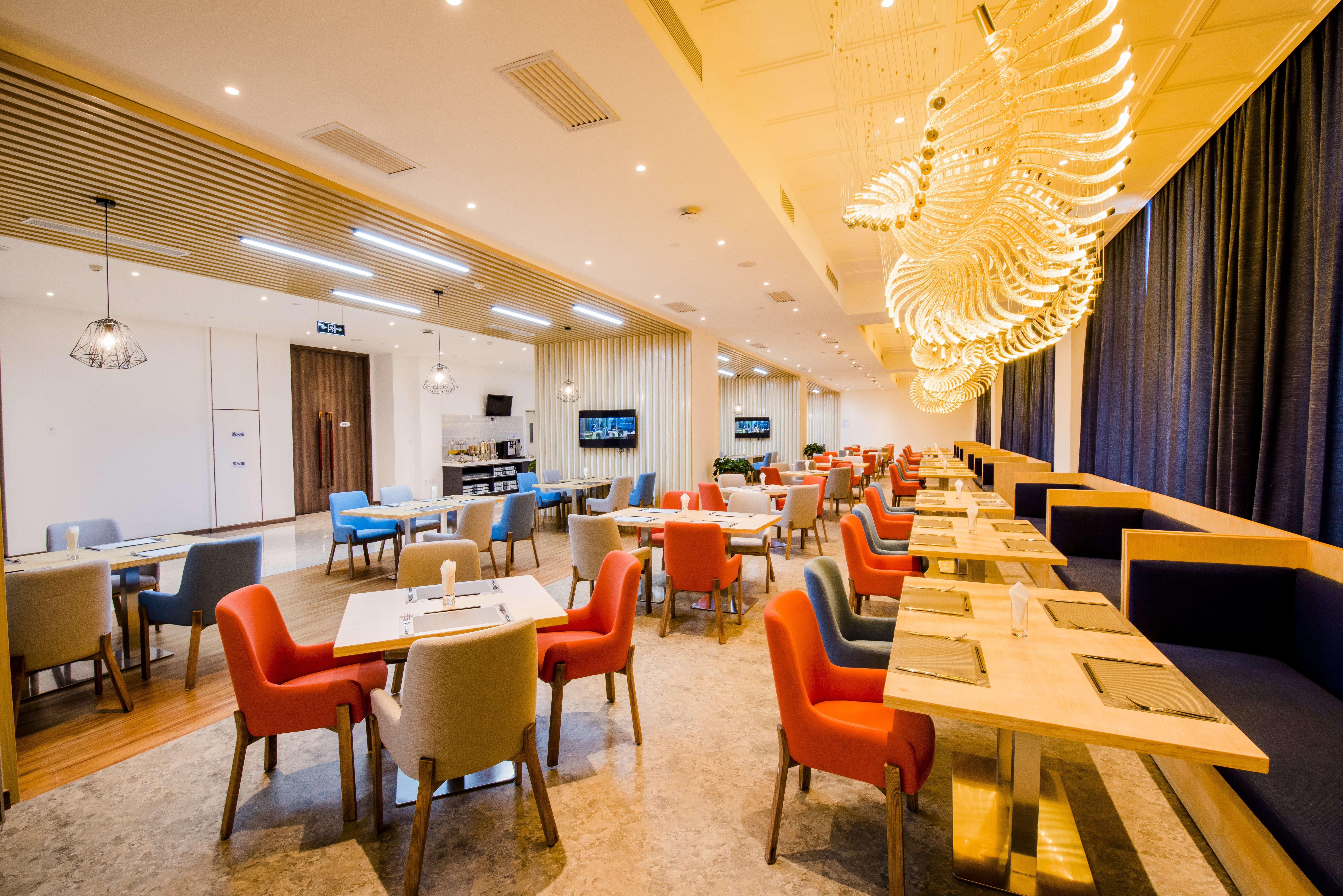 Holiday Inn Express Yinchuan Downtown 36/50