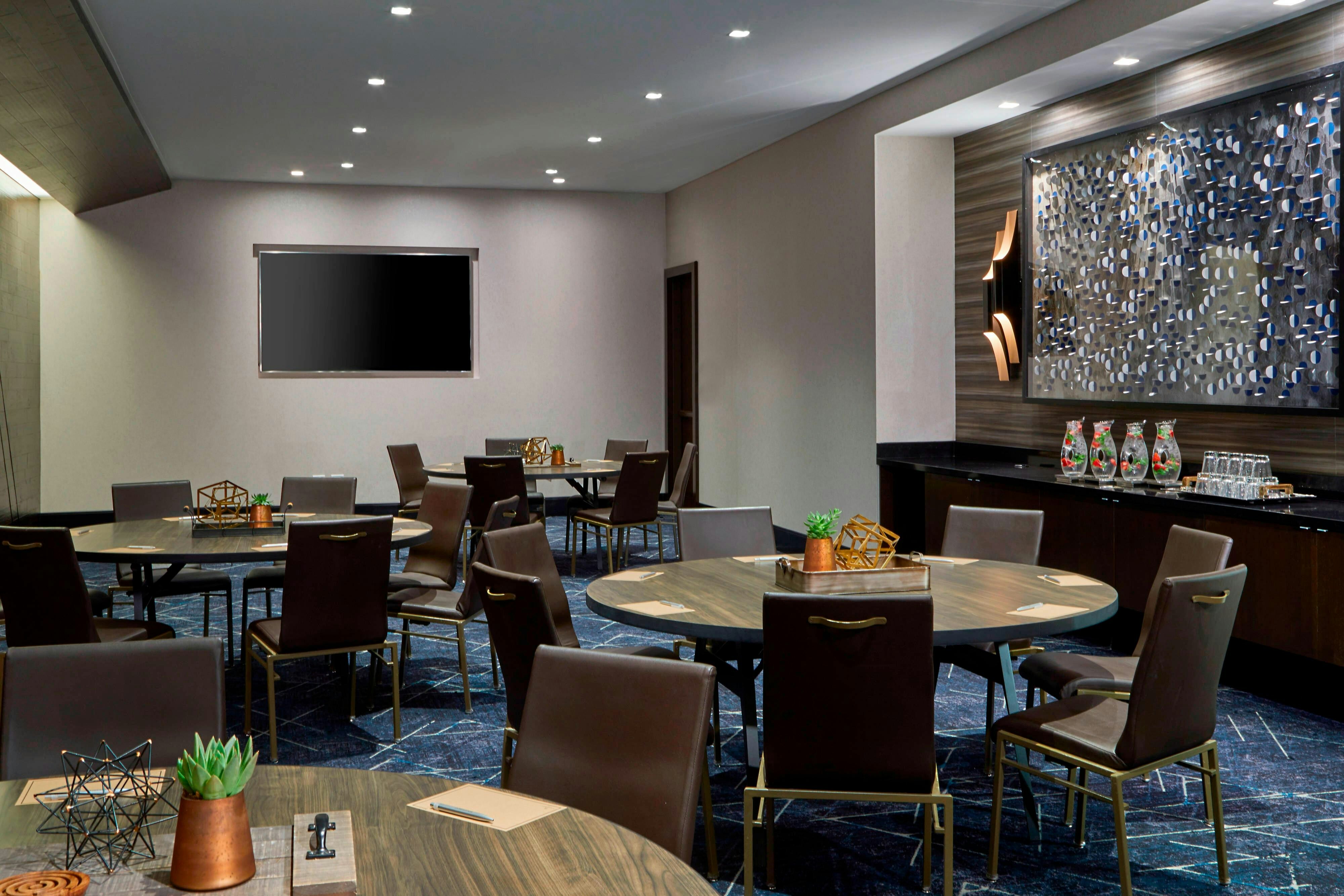 Renaissance Nashville Hotel 73/77