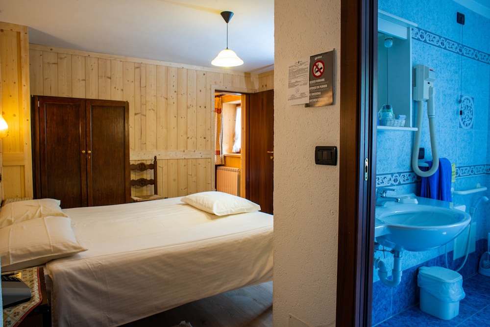 Hotel Santa San 68/69