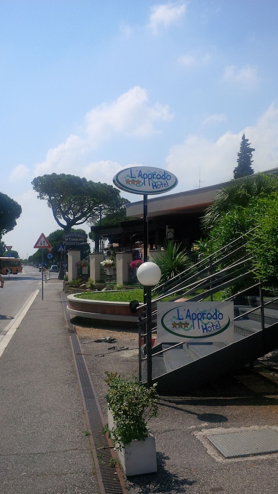 L Approdo Hotel 44/48