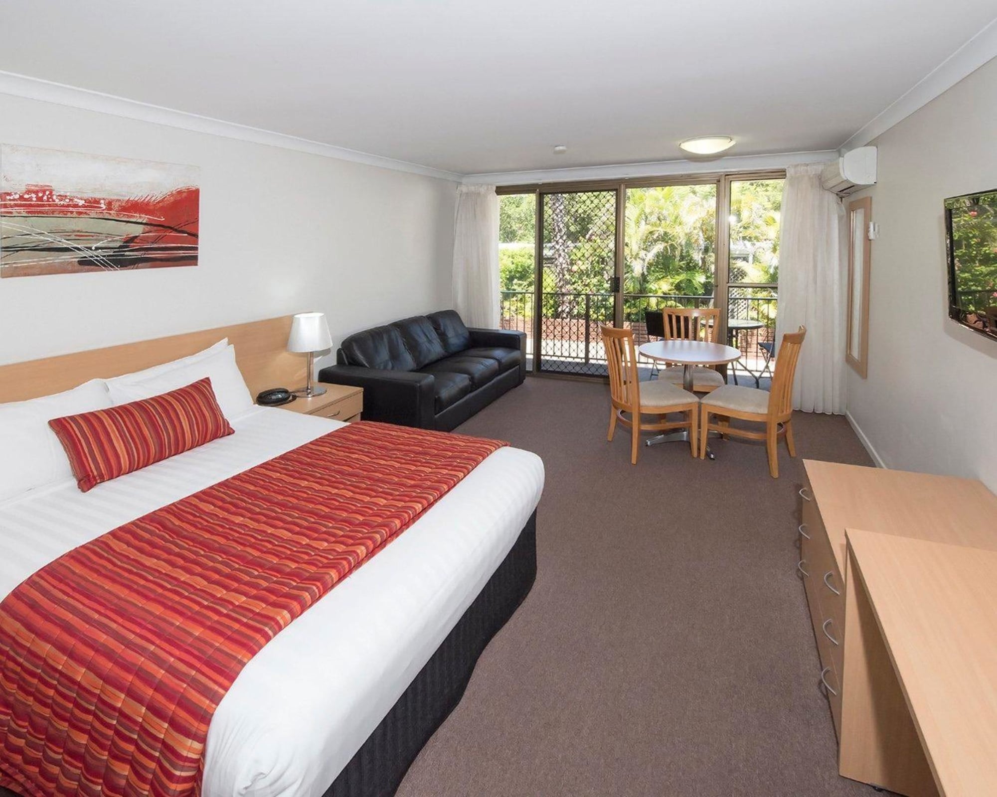 Deluxe, Queen Bed