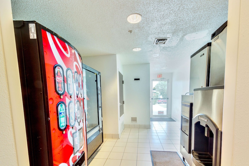 Motel6 Lewisville, TX - Dallas 34/48