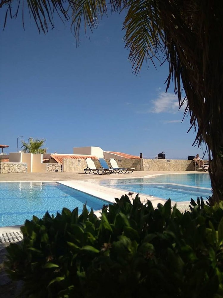 Creta Suites 12/70