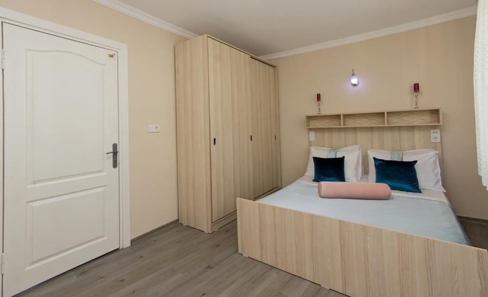Carvan Hotel 41/55