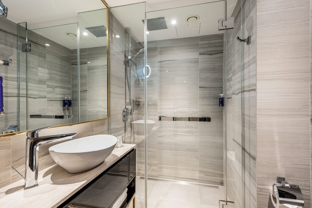 Botolph, Deluxe, King Bed، Leonardo Hotel London Aldgate - Formerly Hotel Saint 5/5