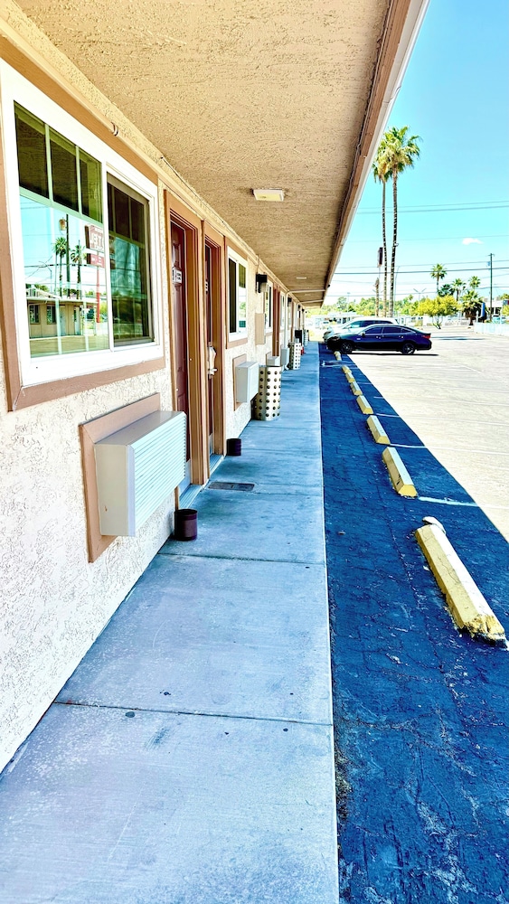 A Fisher's Inn Motel 54/63