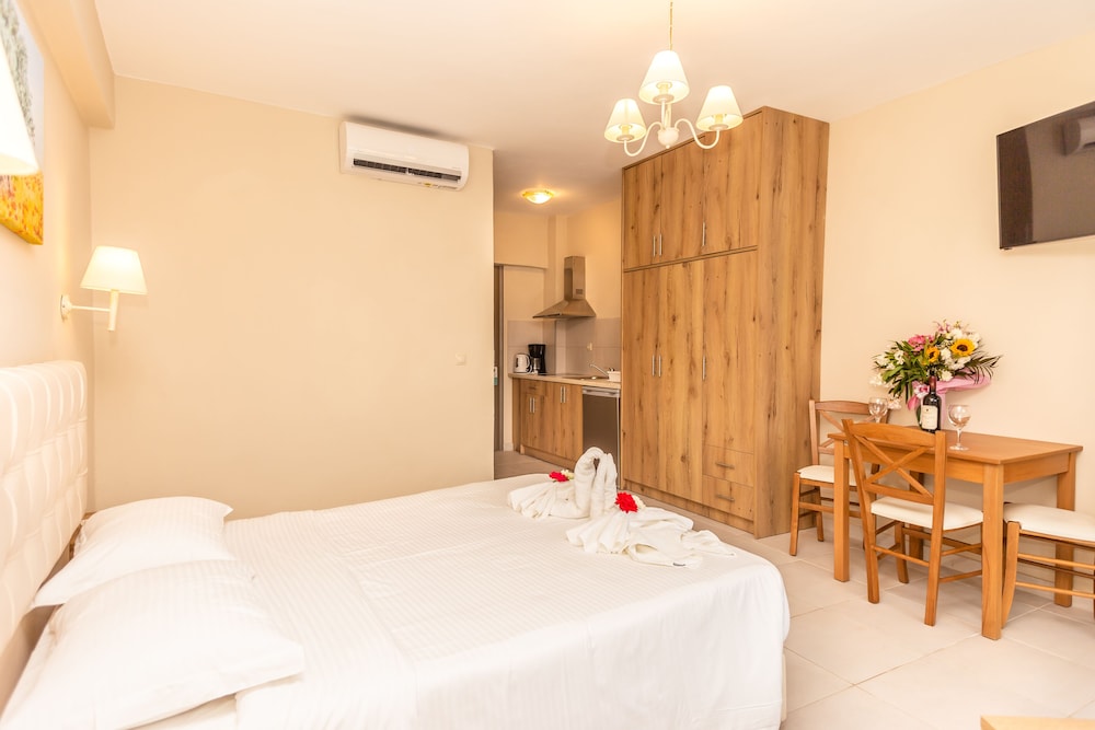 Robolla Beach Aparthotel 35/75