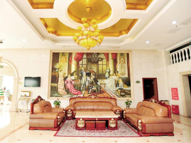 Vienna Hotel (Shenzhen Longhua Qinghu Road Branch 21/33