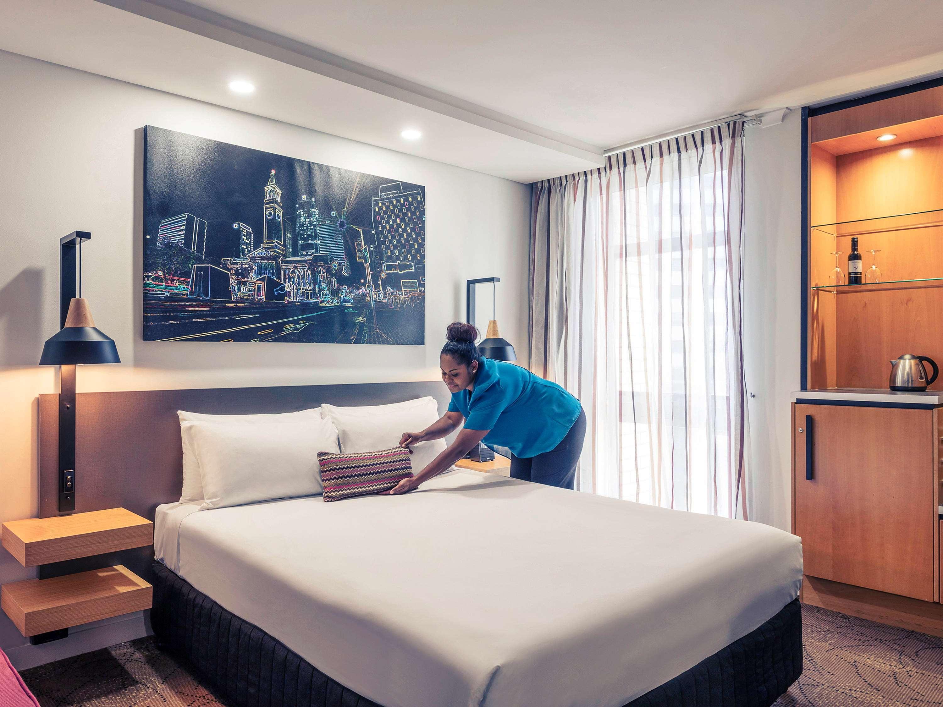 SUPERIOR, QUEEN BED