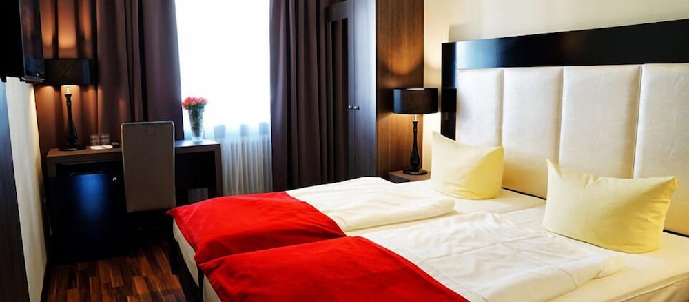 BASIC, TRIPLE, DOUBLE BED, WITH EXTRA BED