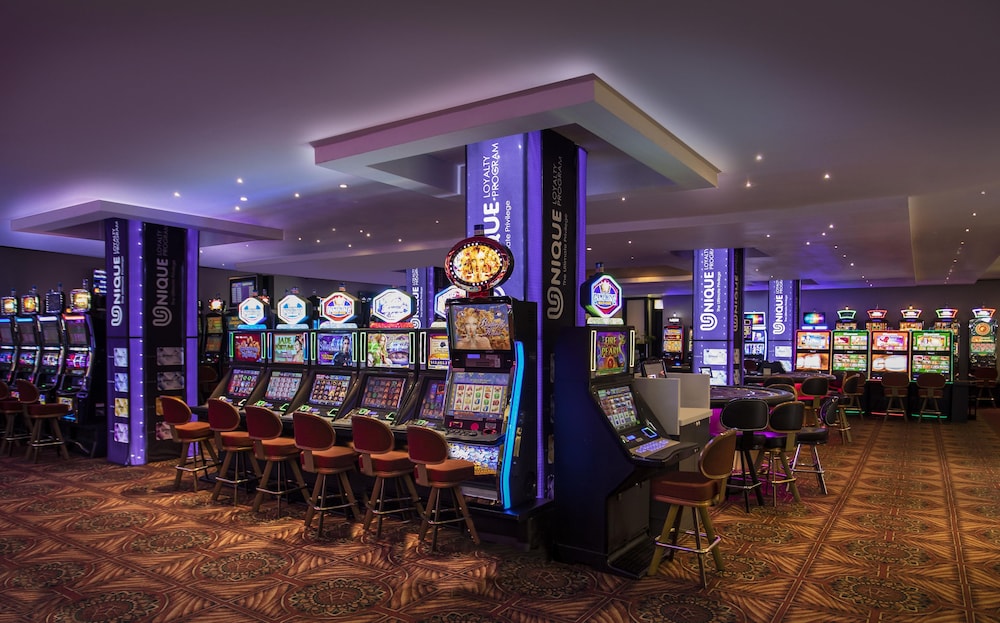 Avani Windhoek Hotel And Casino 66/74