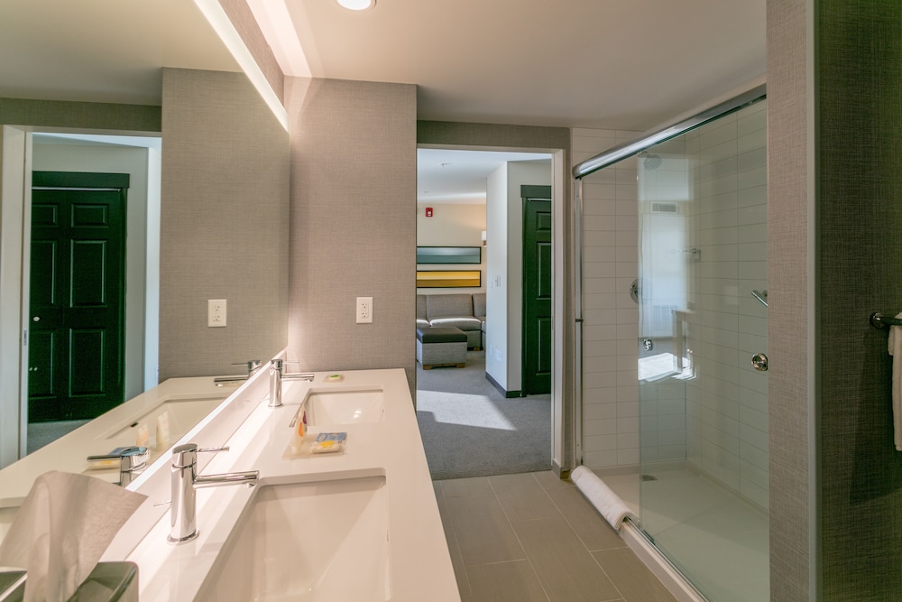 Hyatt Place Wilmington Riverfront 23/66