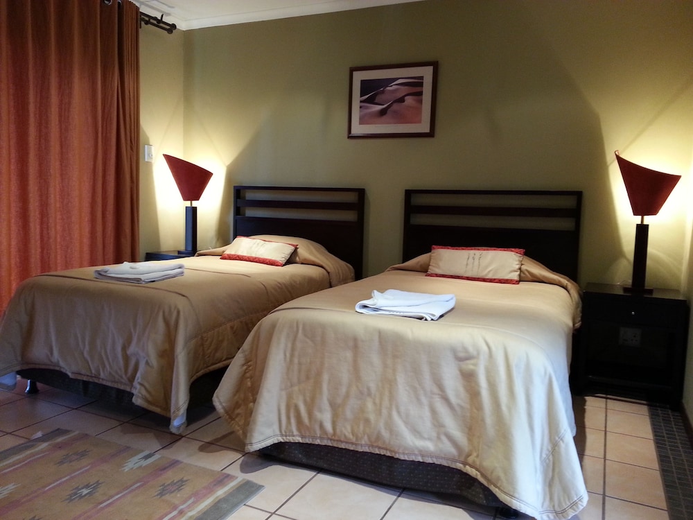 The Venue Country Hotel 11/62
