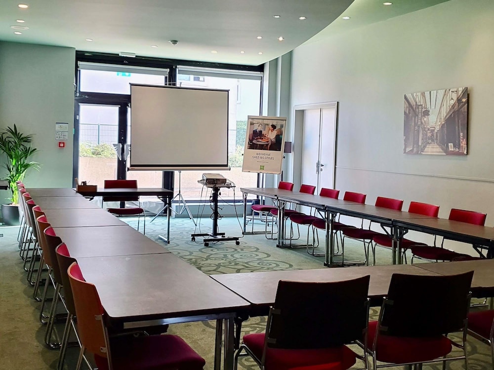 Ibis Styles Evry Cathedrale 36/48