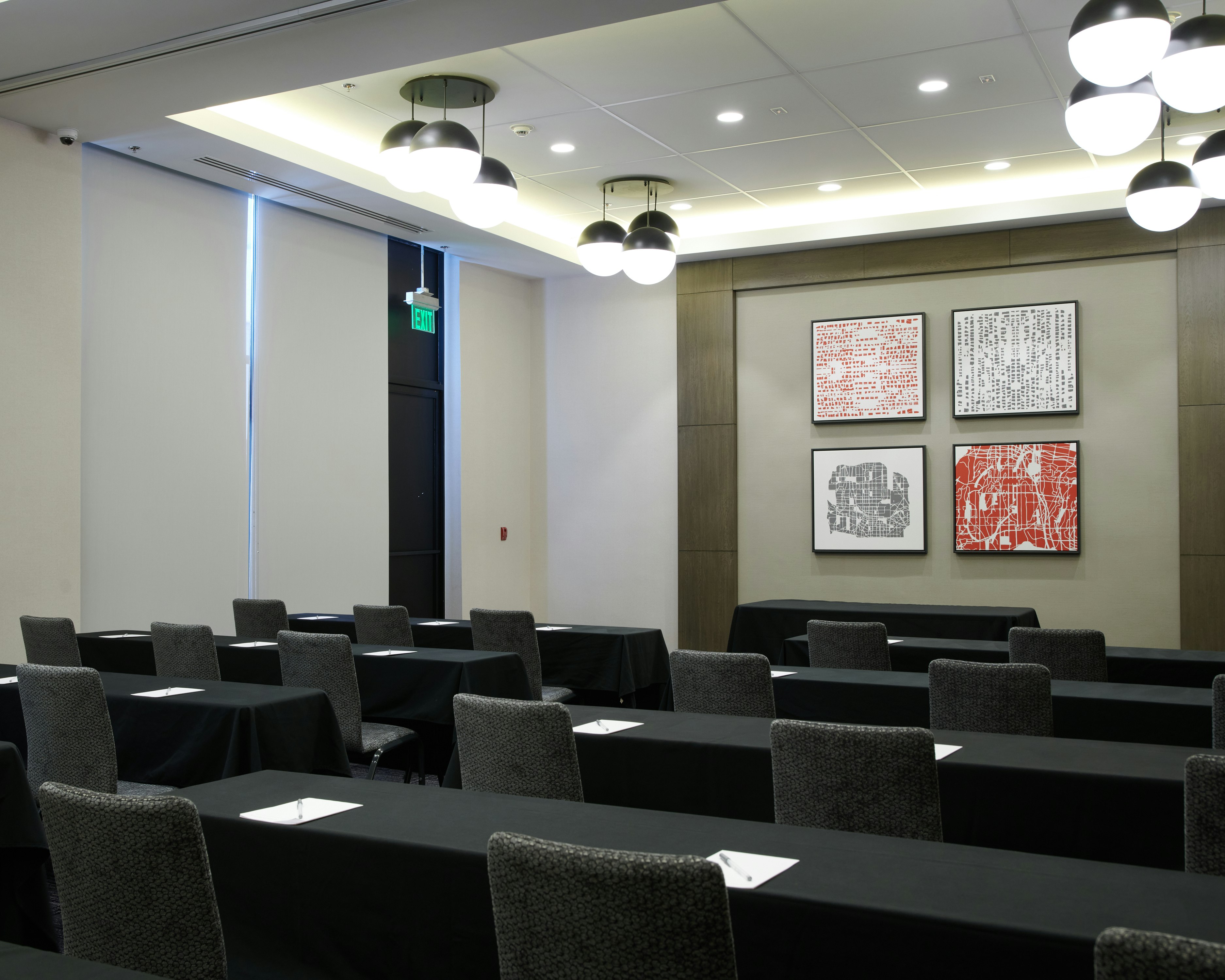 Hampton Inn and Suites Los Angeles /Sherman Oaks (ex Hampton Suites LAX Van Nuys) 24/29