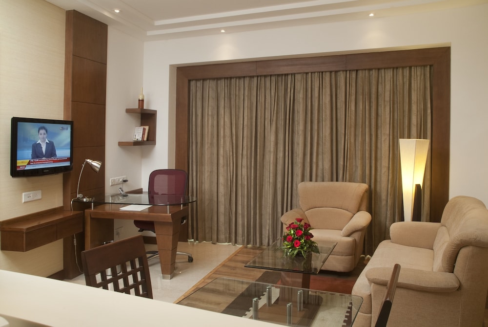 Savoy Suites Greater Noida 29/61