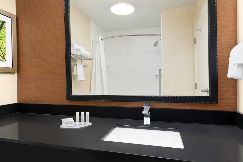 Fairfield Inn By Marriott Deptford 12/26