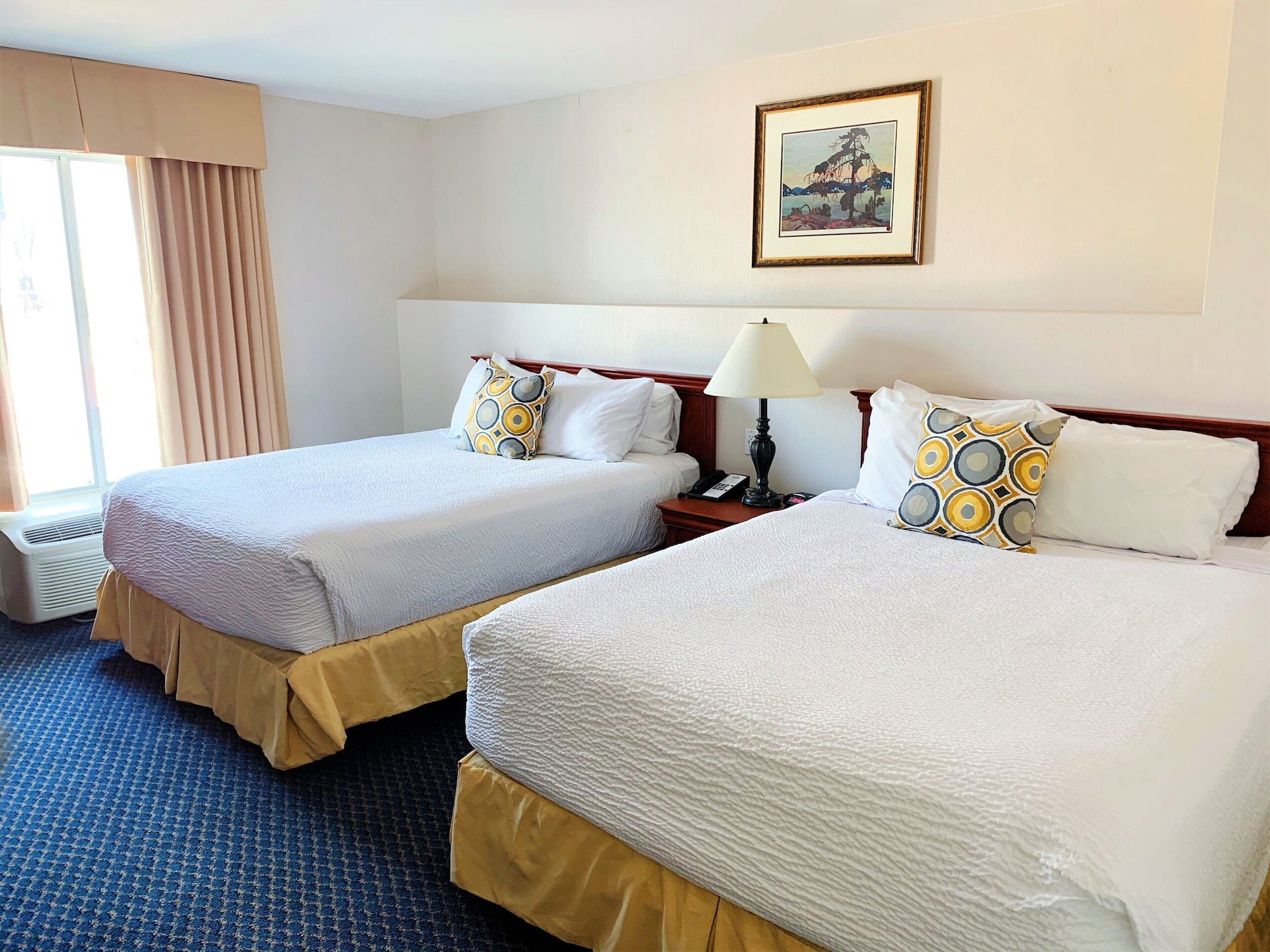1 BEDROOM, SUITE, 2 QUEEN BEDS, SOFA