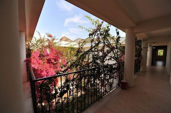 Mavruka Hotel 11/60