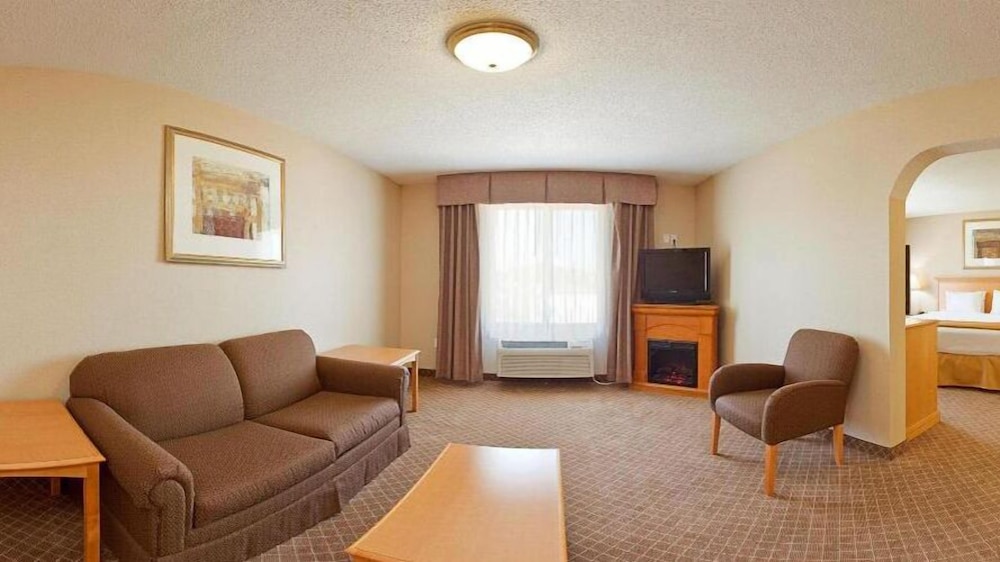 Holiday Inn Express Hotel and Suites Chesterfield - Selfridge Area 46/57